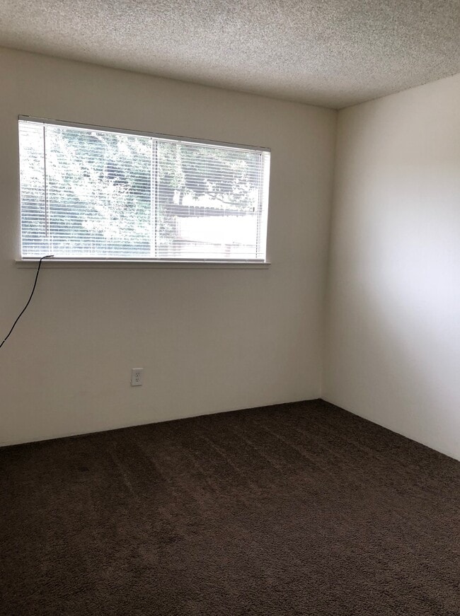 Photo - 1007 Clinton Rd