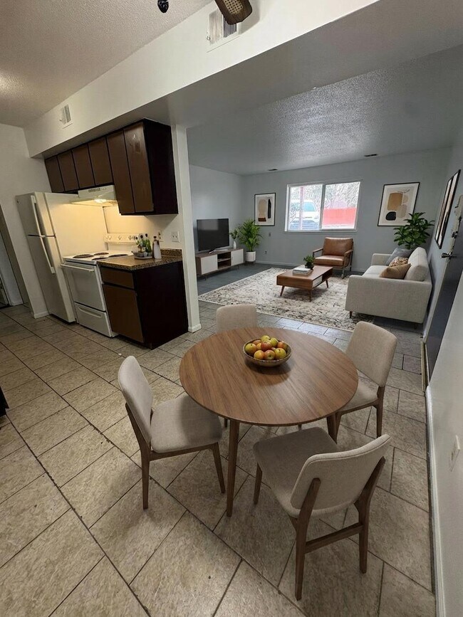 Photo - 1306 W Michigan Ave Unit 02