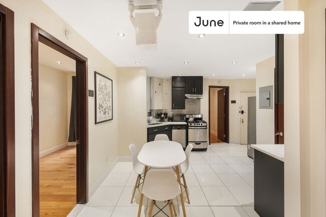 Room in Shared 4 bed/1 bath home in Upper West Side