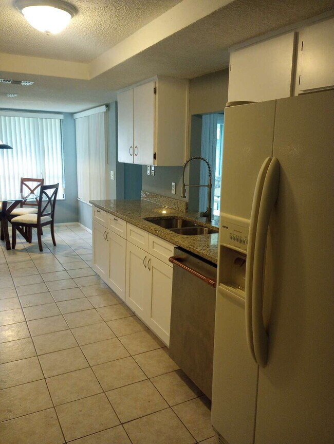 2-Bed, 2-Bath, 2 Car Garage in New Port Richey!"