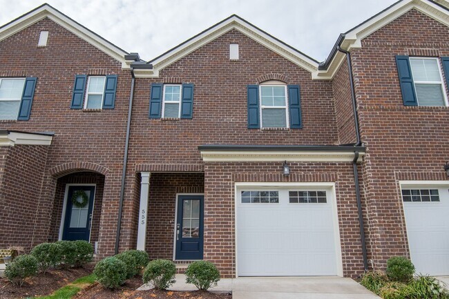 Building Photo - Beautiful Gallatin Townhome w/ Appliances!