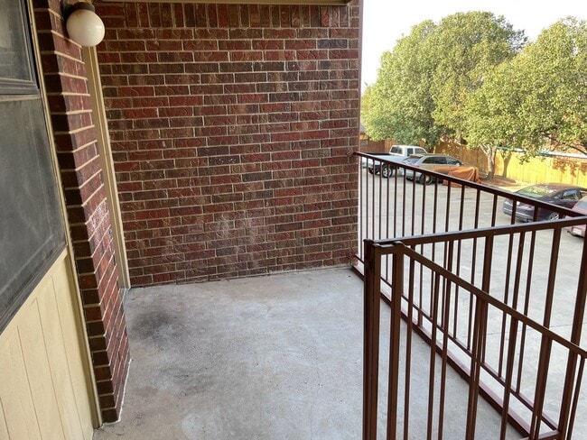 Photo - 1912 SW D Ave