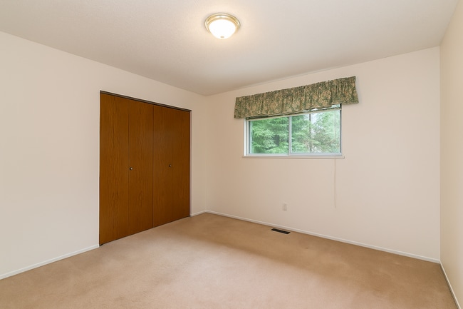 Photo - 3894 Triumph St