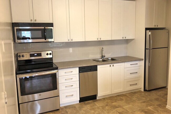 Photo - 5062-5078 Dundas West