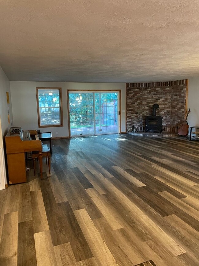 Photo - Beautifully updated 2 bedroom 2 bath house!