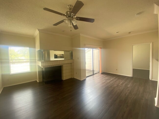 Photo - 7900 Bissonnet St