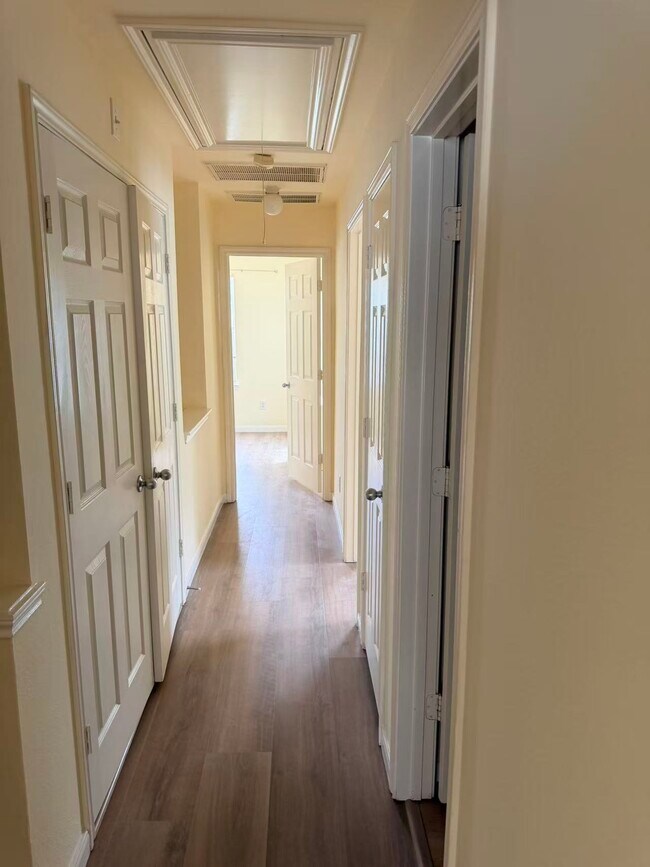 Building Photo - 8006 Singing Sonnet Ln