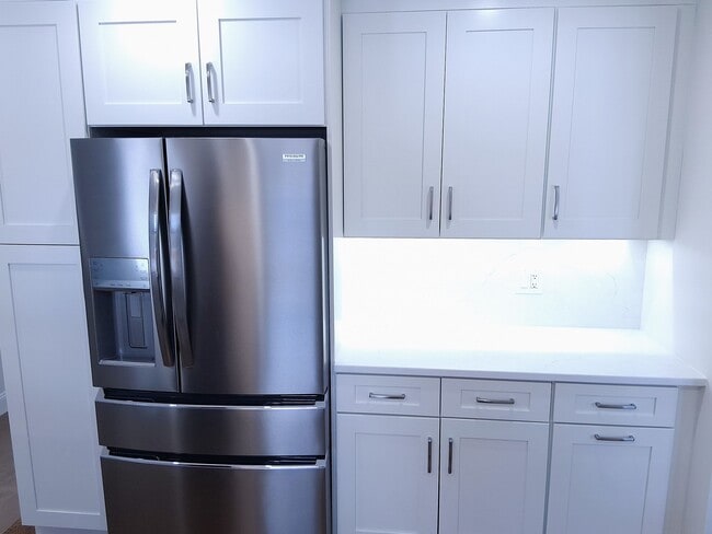 Photo - 34 Old East Neck Rd