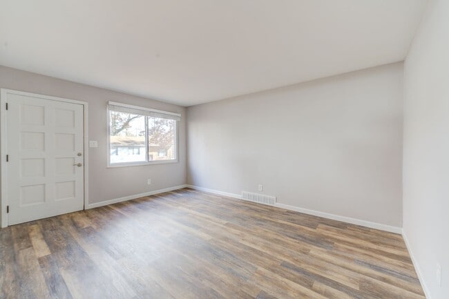 Photo - Pet Friendly, Renovated Home in Fox School District Unidad 2379