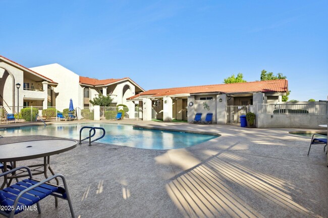 Building Photo - 10610 S 48th St Unit 2016