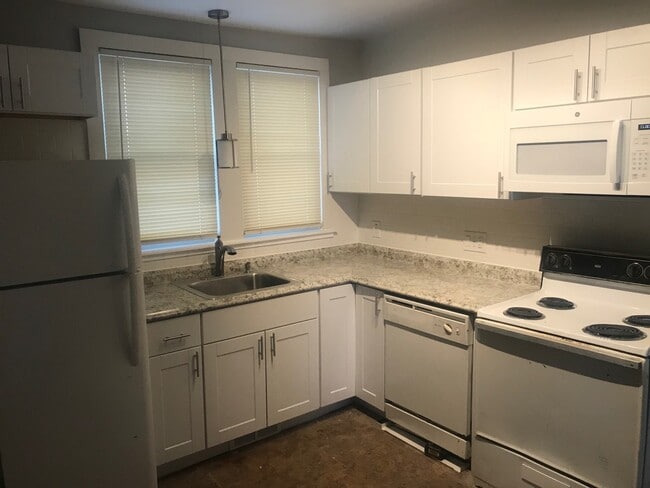 Photo - 415 4th St SE