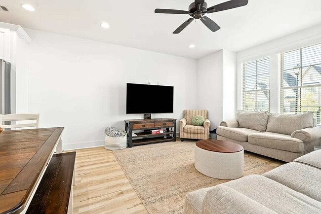 Photo - 316 Northgate Blvd