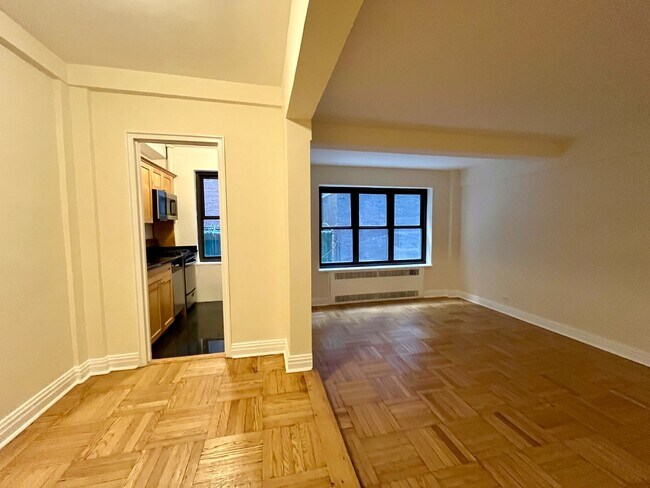 Photo - 141 E 56th St Unit 3C