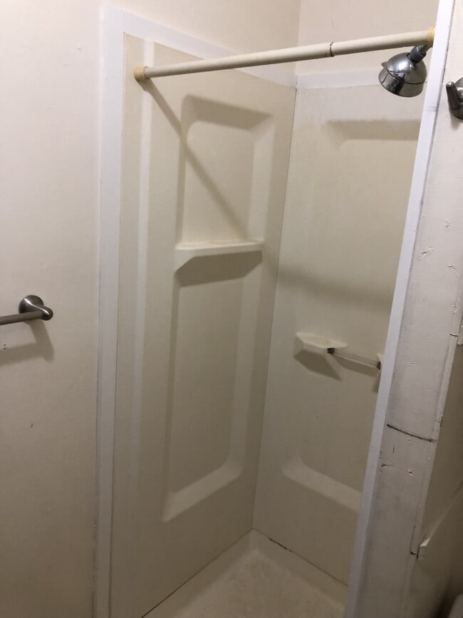 6 Waldo St Unit -2
