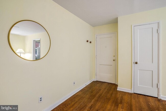 Building Photo - 4004 Beecher St NW Unit 304 Rental