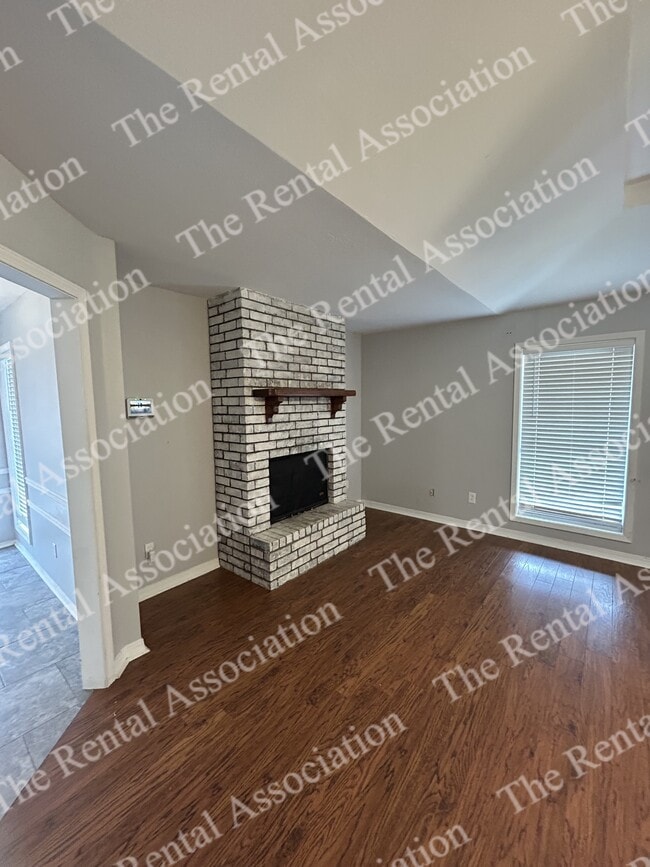 Photo - 103 Liner Dr