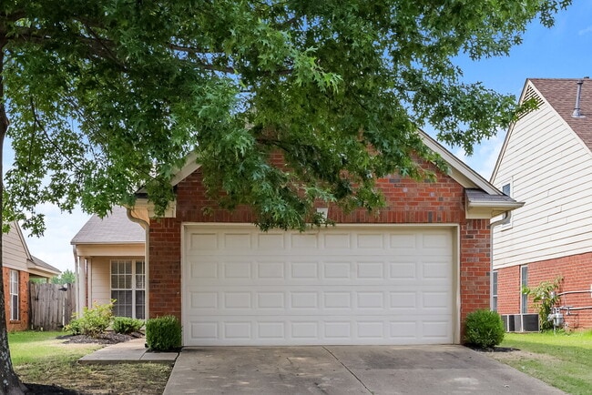 Photo - 1614 Central Trails Dr House