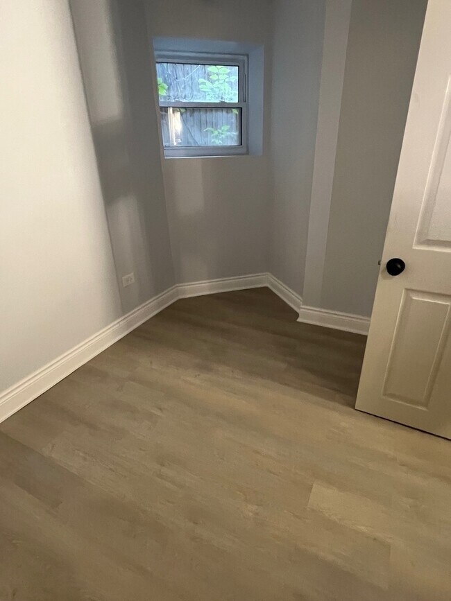 Photo - 5428 S Drexel Ave