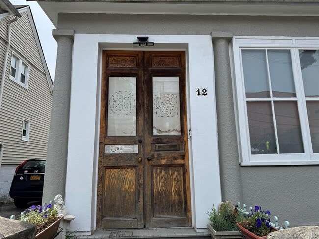 Photo - 12 Villard Ave