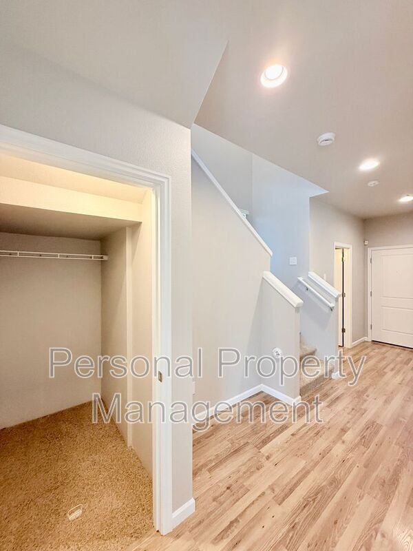 2727 S White Salmon Dr