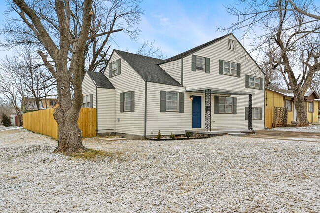 Photo - 2445 SW Binkley St