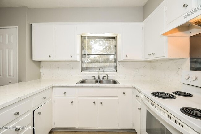 Photo - 5822 Jaguar Dr W