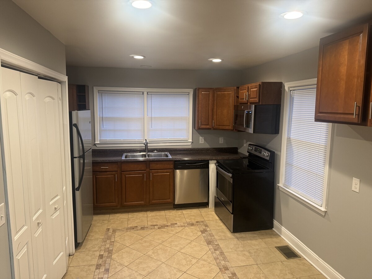 Photo - 401 Keswick Ave