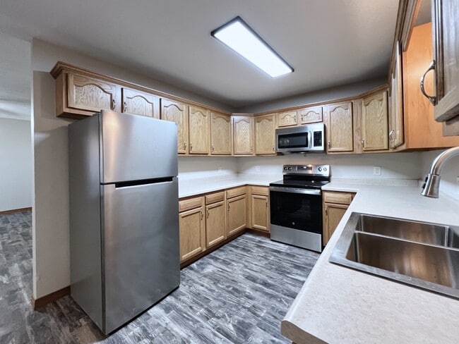 610 E 7th St Unit 1