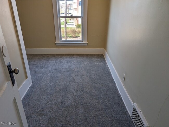 Photo - 2357 19th St SW