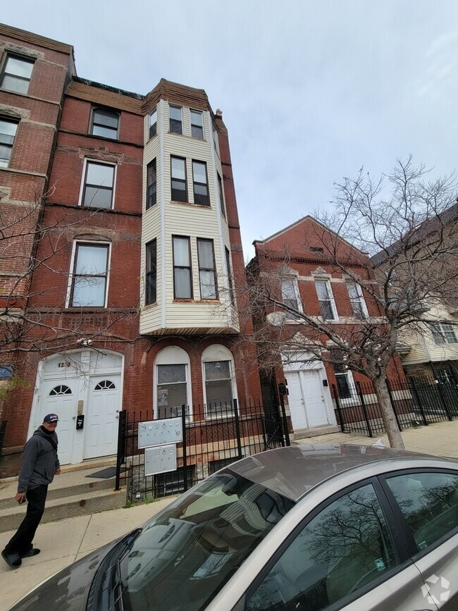 Building Photo - 1340 W 18th Pl Unit 4R Rental