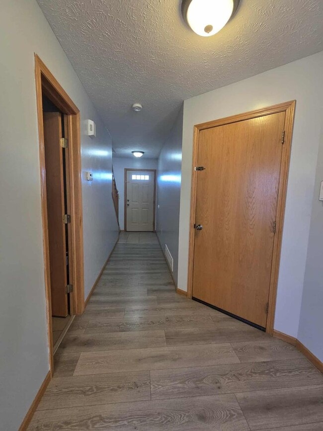 Photo - Spacious Town House!!