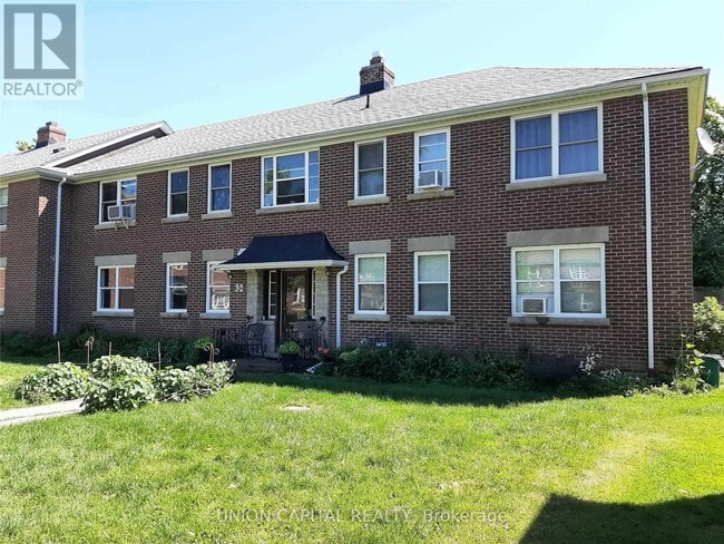 Photo - 32 Lasalle Ct