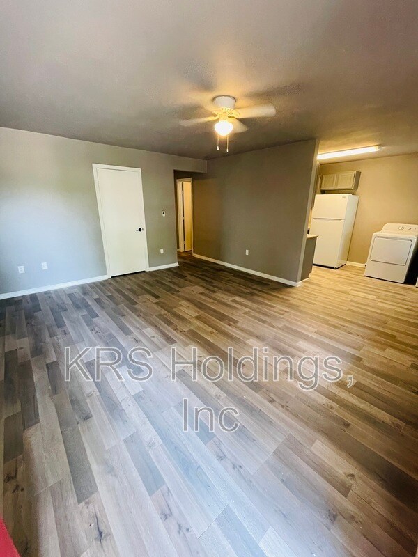 Photo - 318 E Little Creek Rd Unidad B