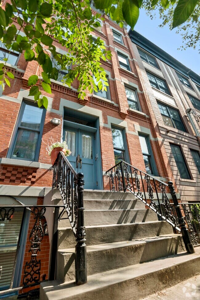 Building Photo - 226 1st St Unit 2B Rental