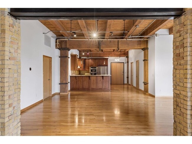 Building Photo - 607 Washington Ave S Unit 303