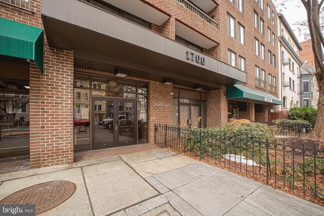 Photo - 1700 17th St NW Unit 406
