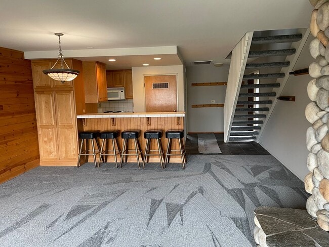 Photo - 552 Christie Dr