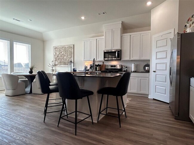 Photo - 415 W Branta St