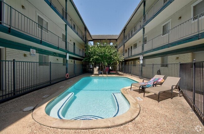 Building Photo - 1725 Toomey Rd Unit 101 Rental