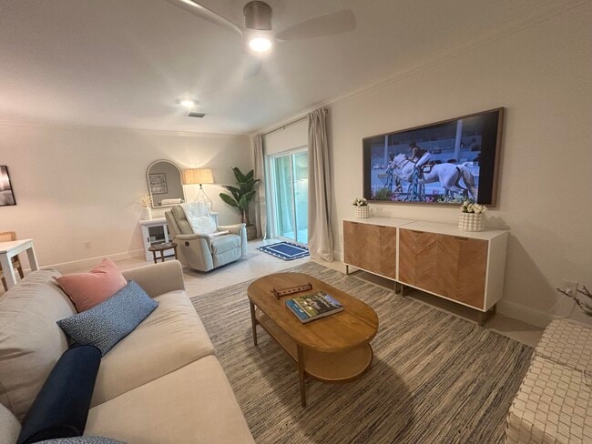 12768 Westhampton Cir