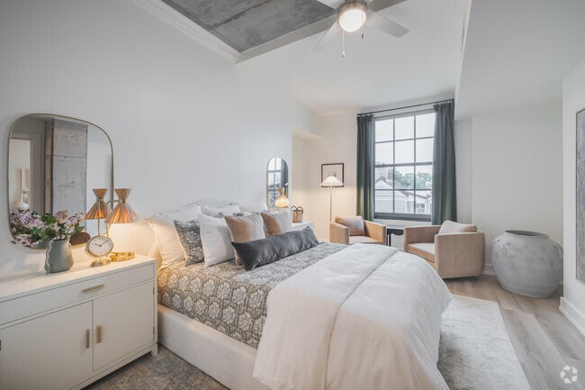 2BR, 2BA - 1,038SF - Primary Bedroom - LC Line & Low