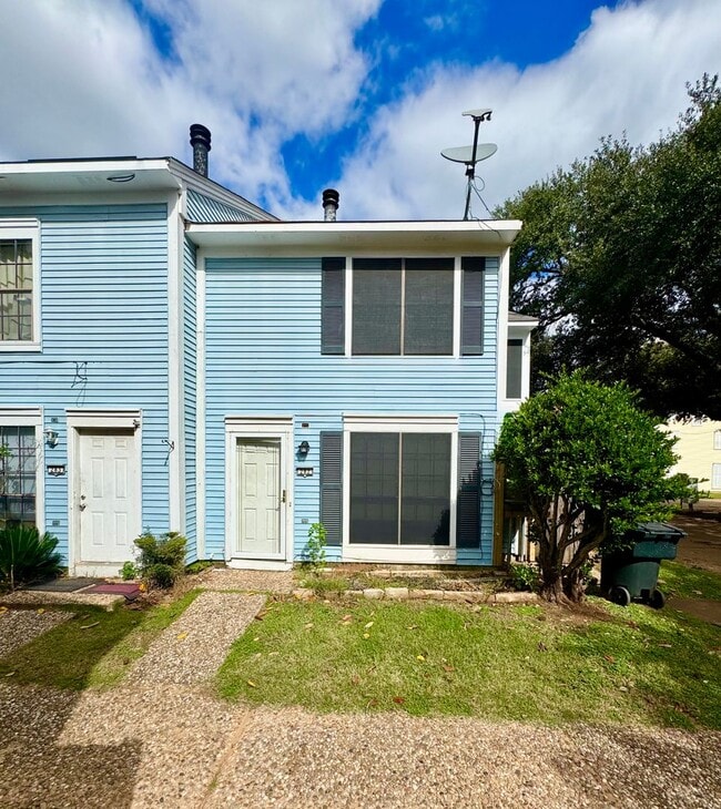 Building Photo - Cobblestone Condo Rental Available