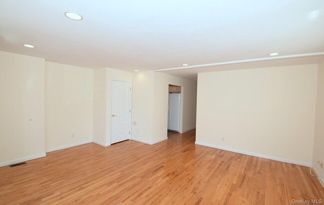 Photo - 74 Firwood Rd