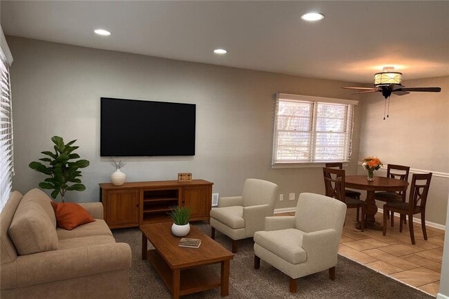 Photo - 2047 Panstone Ct SW