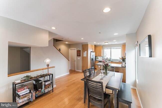 Photo - 211 Brown St