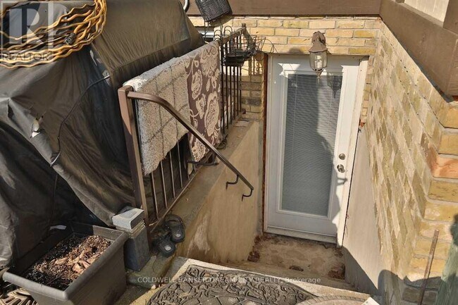 Photo - 213 Scott Rd