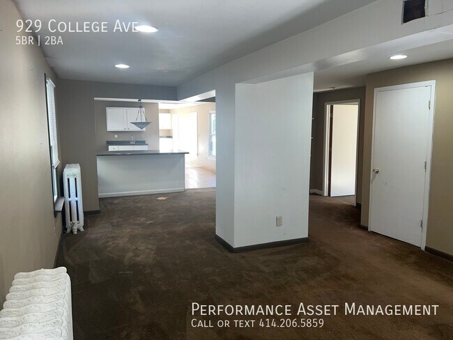 5 BR/2 BA Home Near Lake Michigan