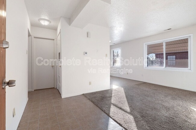 Photo - 337 Mt Everest Dr