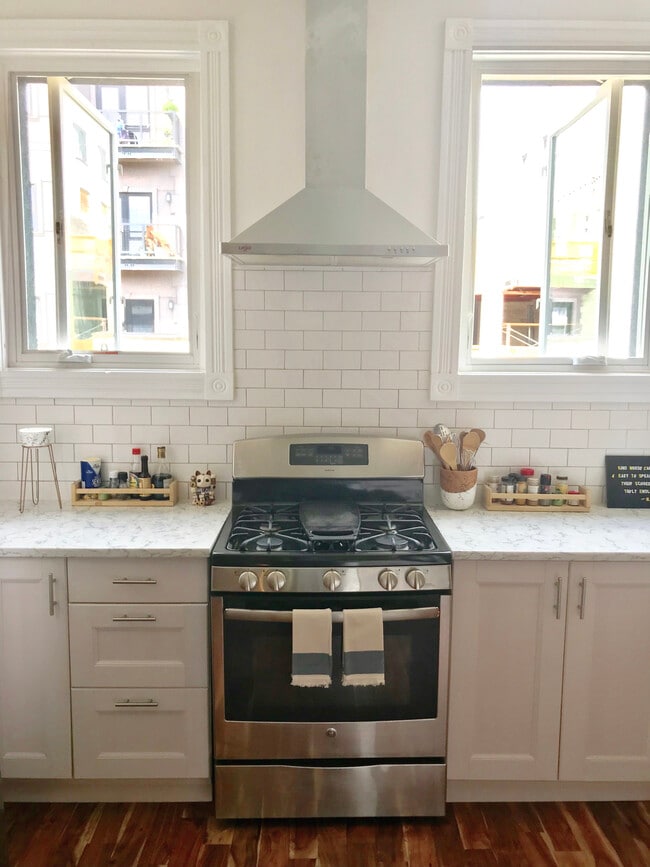 Kitchen - 21 Orient Avenue