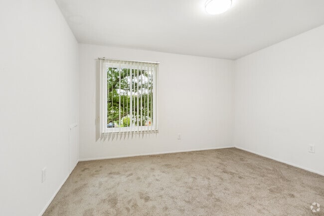 2BR, 1BA - 800SF - Bedroom